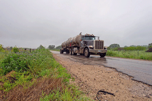 Shs500b Oil Roads Deal signed Between Uganda and Chinese Firm